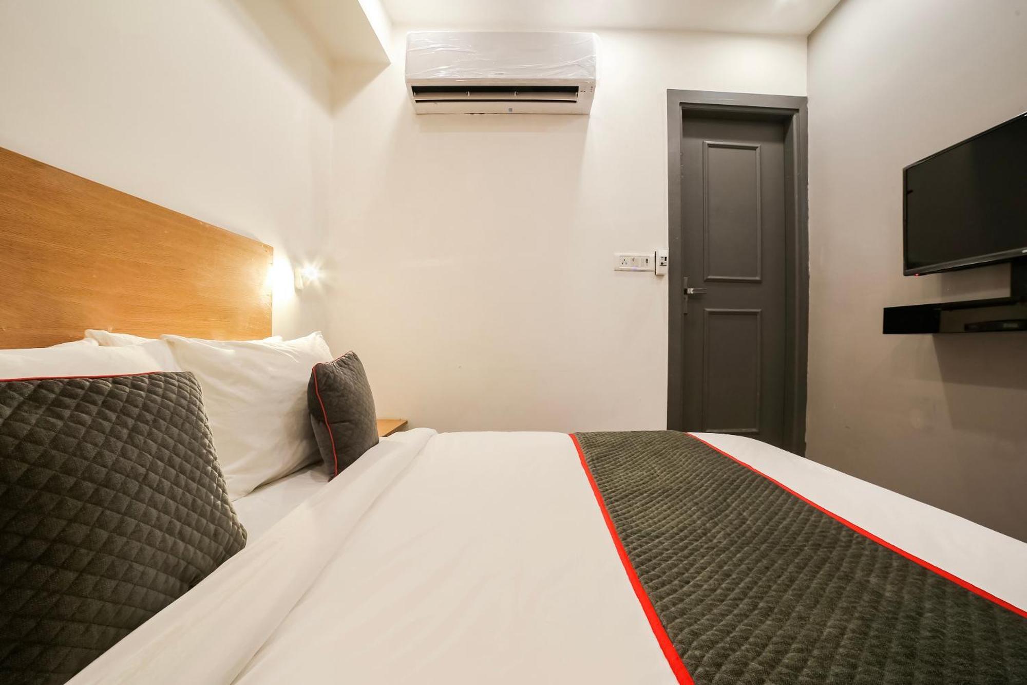 Super Hotel O Nawada Metro เดลี ภายนอก รูปภาพ